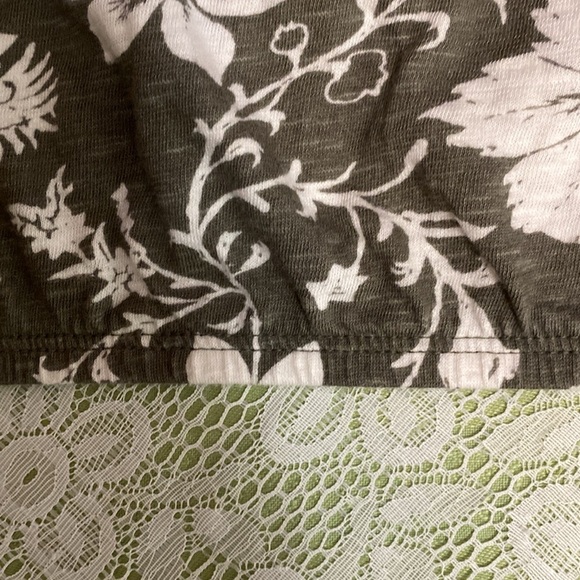 Sonoma Green and White Life Style XL Tunic Top Tie Front with Elastic Bottom - Picture 6 of 7